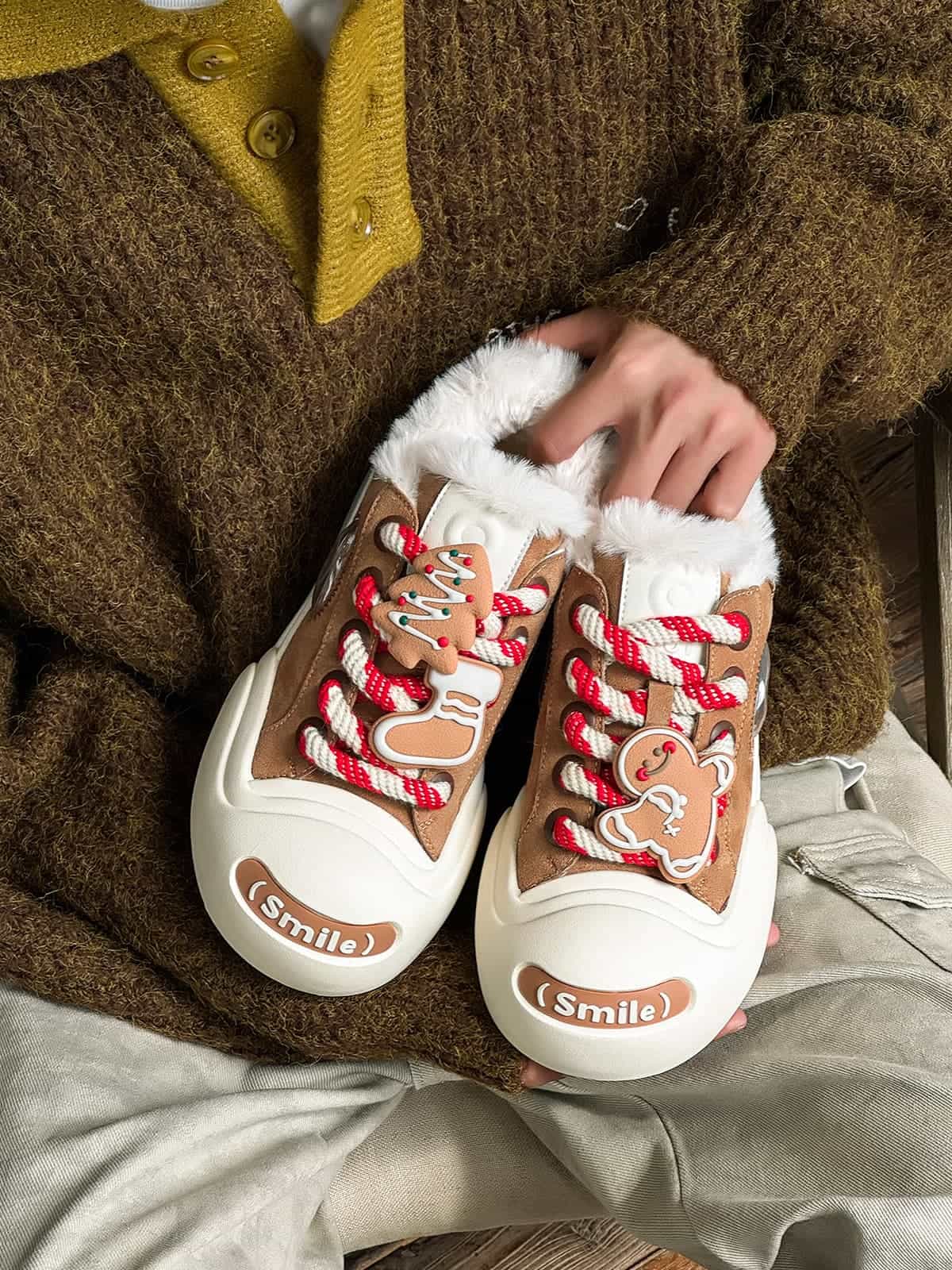 Street Chunky Velvet-Lined Canvas Sneakers