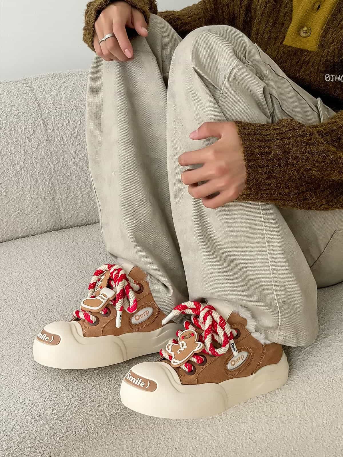 Street Chunky Velvet-Lined Canvas Sneakers