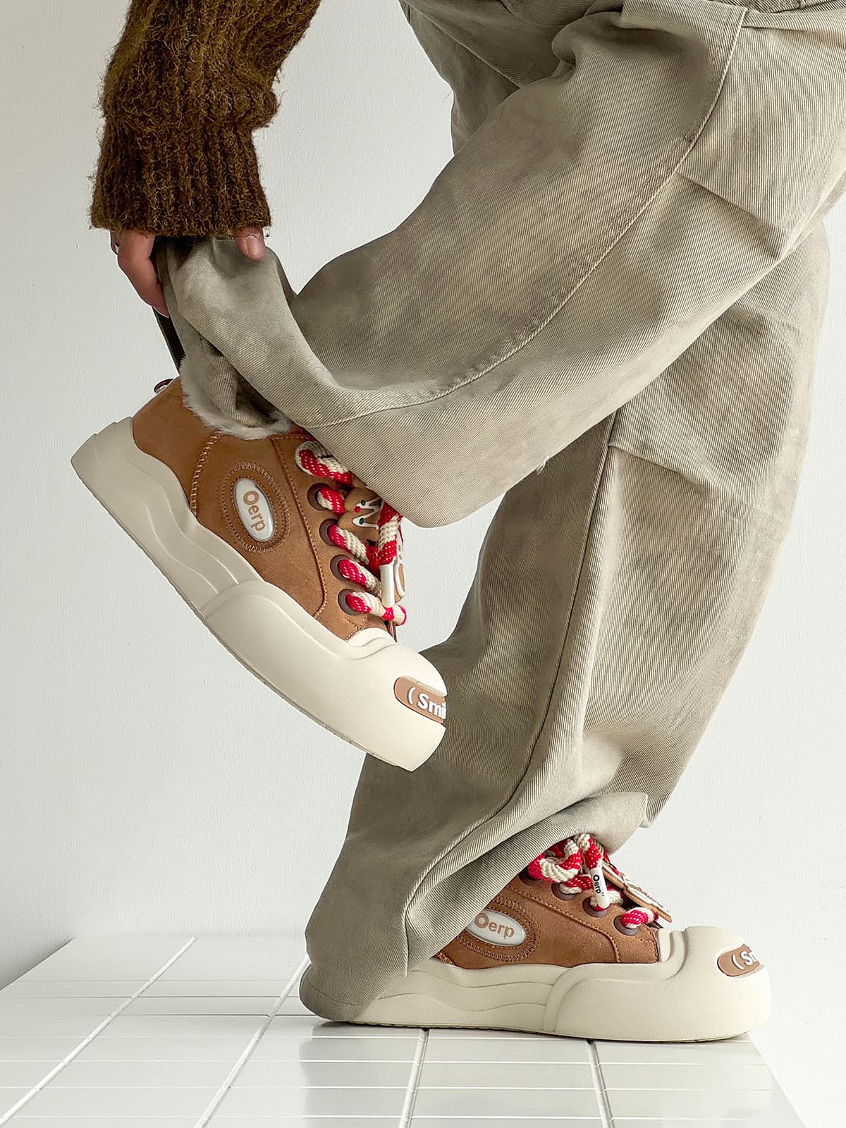 Street Chunky Velvet-Lined Canvas Sneakers