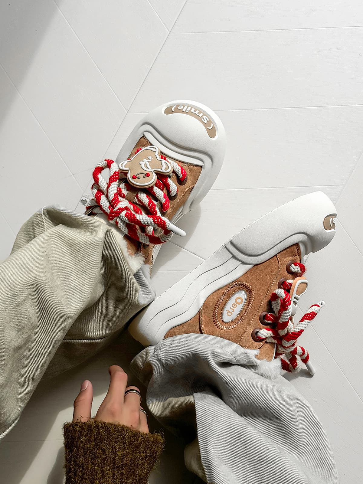 Street Chunky Velvet-Lined Canvas Sneakers