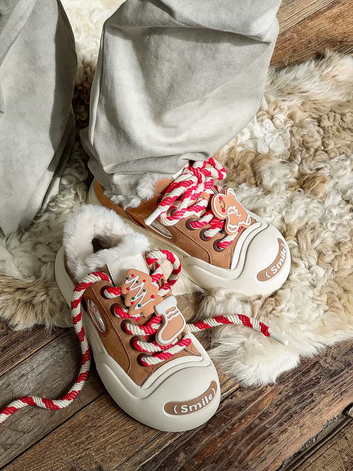 Street Chunky Velvet-Lined Canvas Sneakers